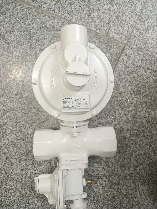 رگلاتور گاز دنده ای 11/2 اینچ مدل جیوانز J125 S4